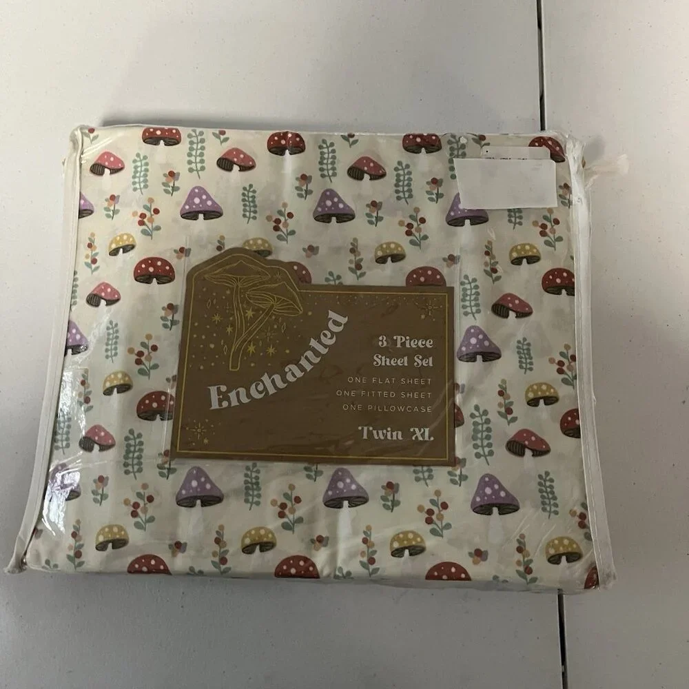 Enchanted Sheet Set Twin XL All‎ Over Colorful Mushroom Print Retro 70s Whimsy